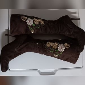 ---SOLD ON FB --- #VINTAGE TAPESTRY Desert Rose Faux Suede Knee-high